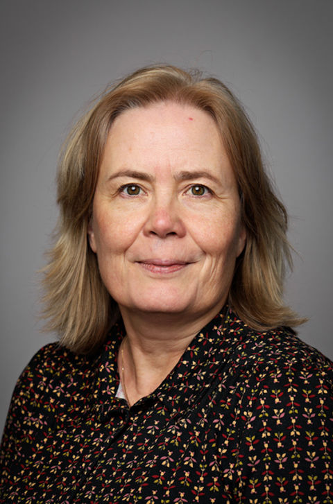 en person med blondt hår